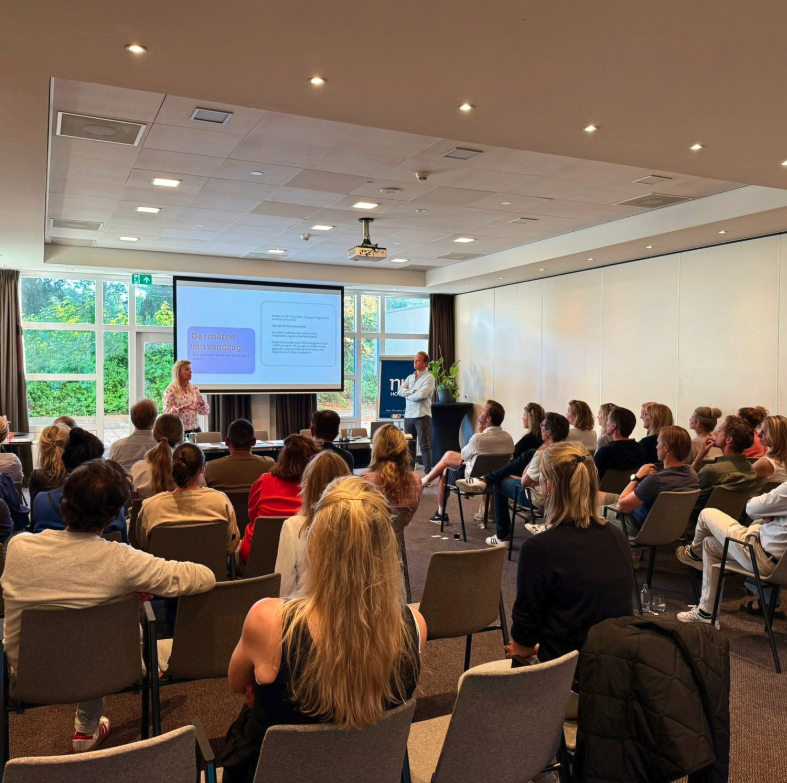 SocialWize ouderavond met grote groep ouders